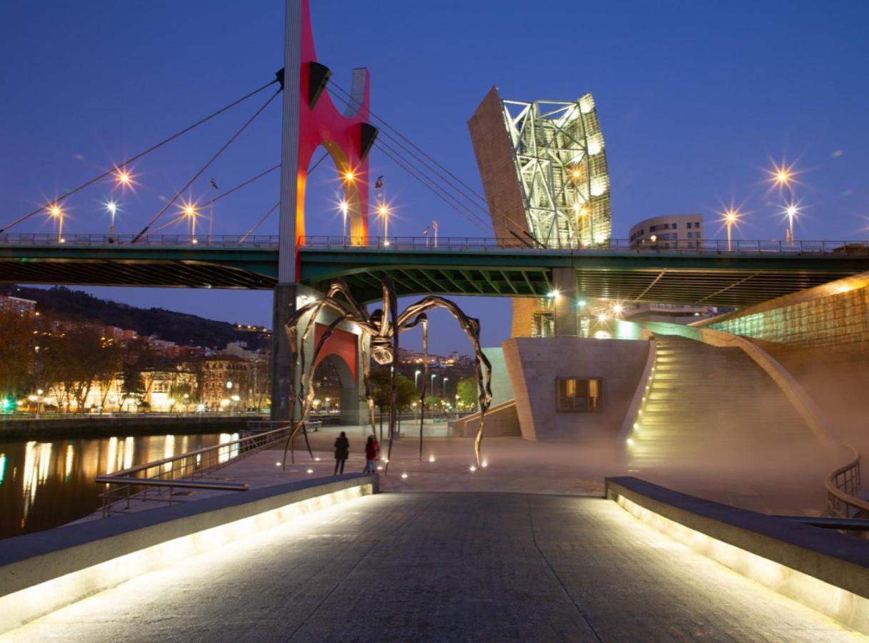 Clasico Y Funcional Vivienda Turistica Centro Bilbao Bilbau Exterior foto